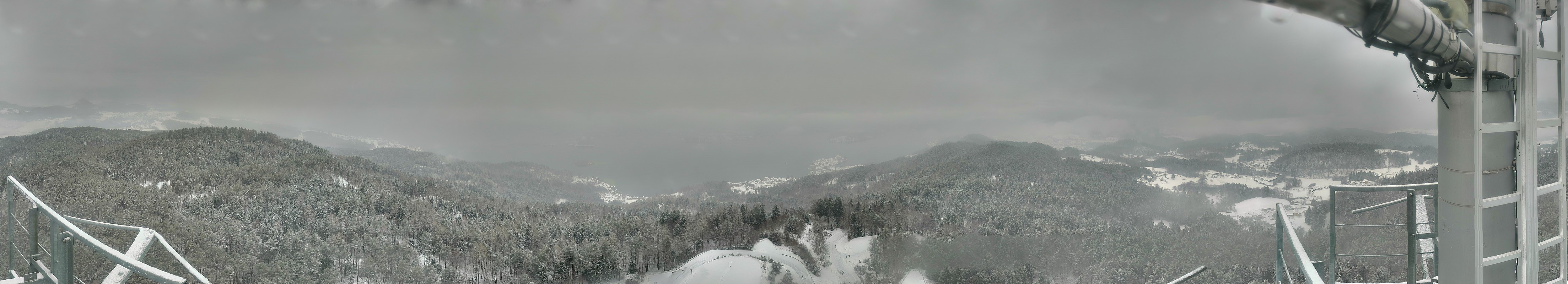 Archiv Foto Webcam Aussichtsturm Pyramidenkogel - Blick auf den Wörthersee