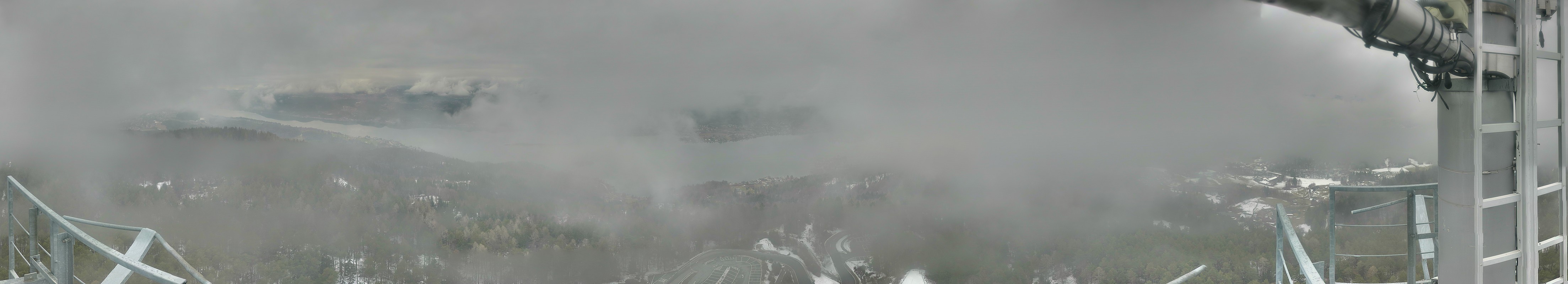 Archiv Foto Webcam Aussichtsturm Pyramidenkogel - Blick auf den Wörthersee
