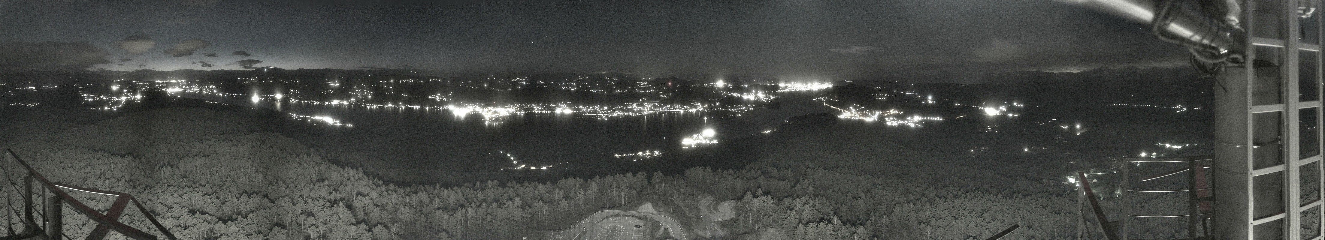 Archiv Foto Webcam Aussichtsturm Pyramidenkogel - Blick auf den Wörthersee
