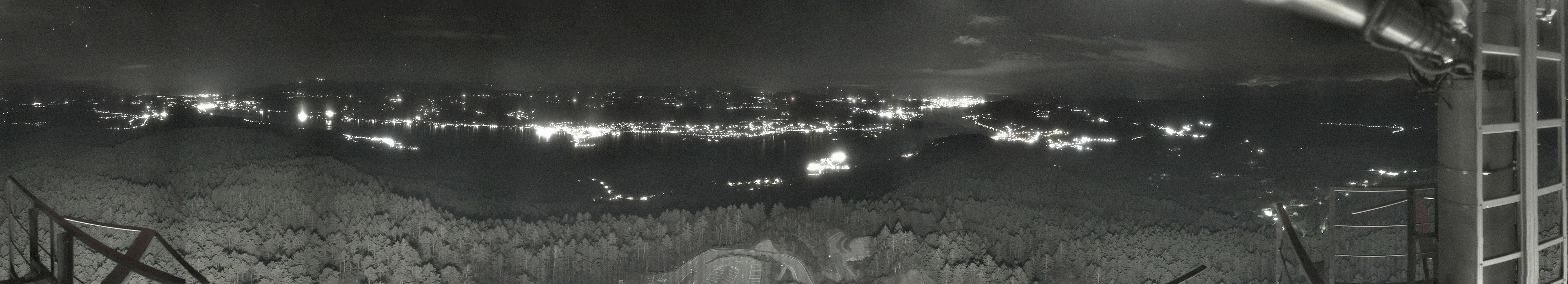 Archiv Foto Webcam Aussichtsturm Pyramidenkogel - Blick auf den Wörthersee
