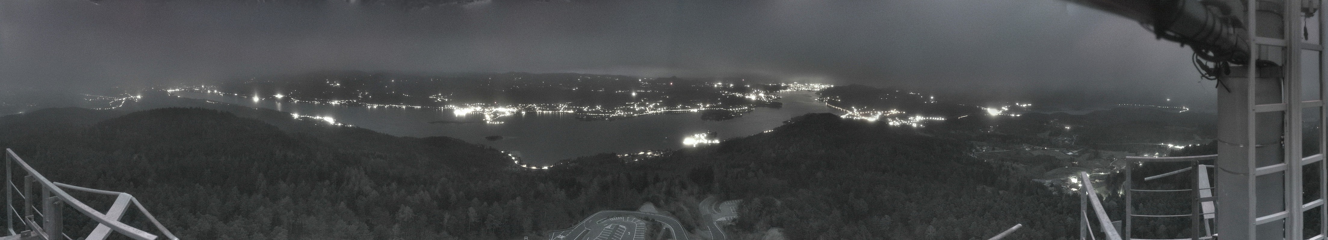 Archiv Foto Webcam Aussichtsturm Pyramidenkogel - Blick auf den Wörthersee