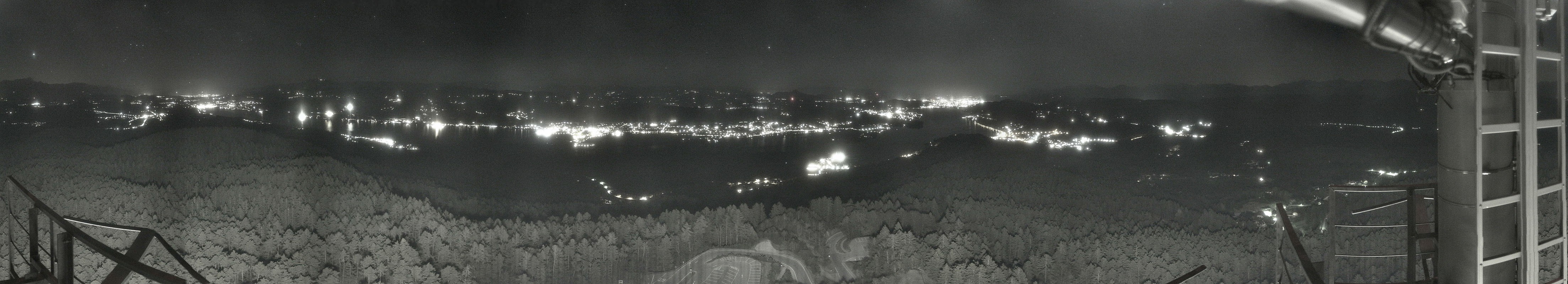 Archiv Foto Webcam Aussichtsturm Pyramidenkogel - Blick auf den Wörthersee