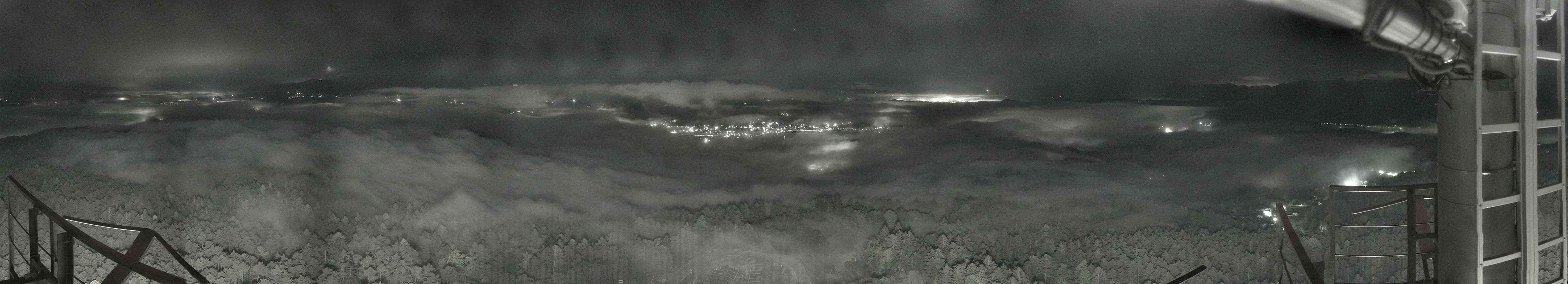 Archiv Foto Webcam Aussichtsturm Pyramidenkogel - Blick auf den Wörthersee