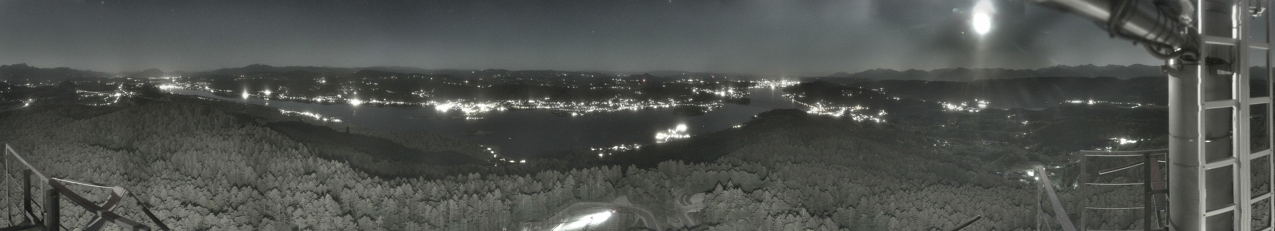 Archiv Foto Webcam Aussichtsturm Pyramidenkogel - Blick auf den Wörthersee