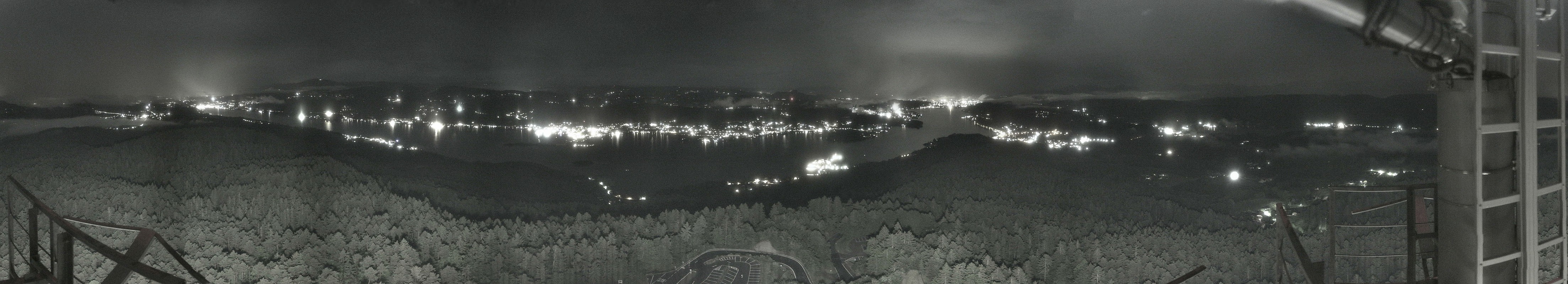 Archiv Foto Webcam Aussichtsturm Pyramidenkogel - Blick auf den Wörthersee