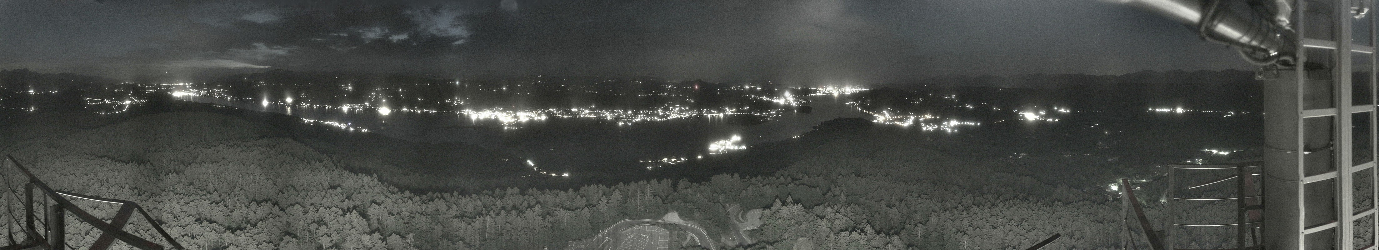 Archiv Foto Webcam Aussichtsturm Pyramidenkogel - Blick auf den Wörthersee
