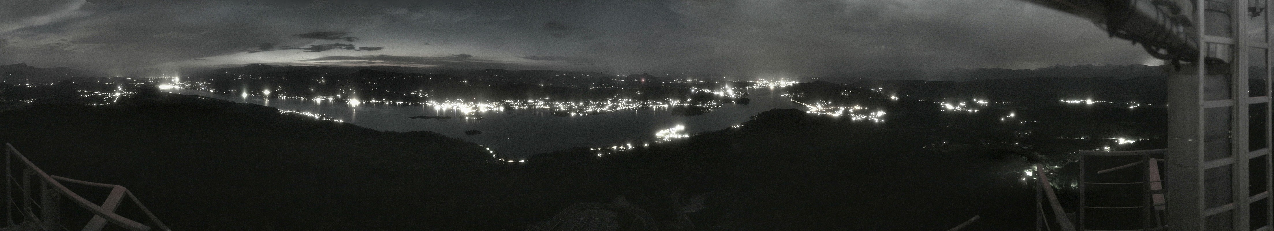 Archiv Foto Webcam Aussichtsturm Pyramidenkogel - Blick auf den Wörthersee