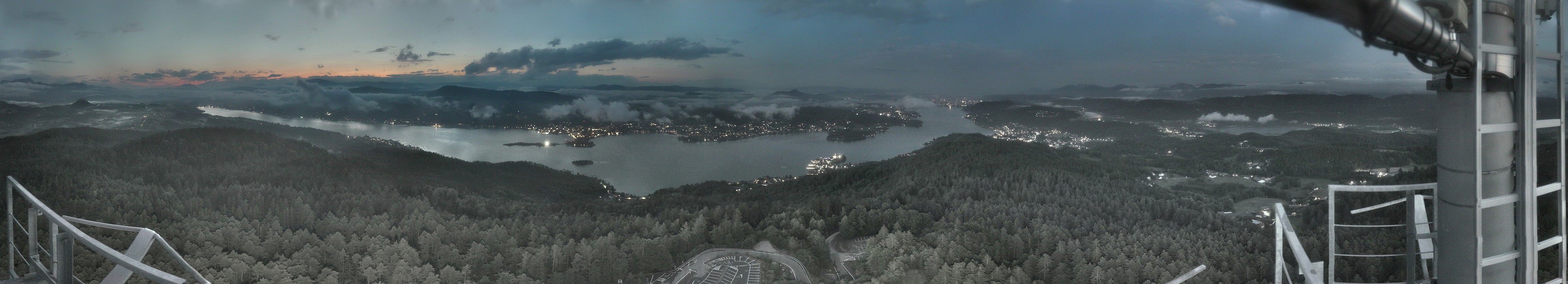 Archiv Foto Webcam Aussichtsturm Pyramidenkogel - Blick auf den Wörthersee