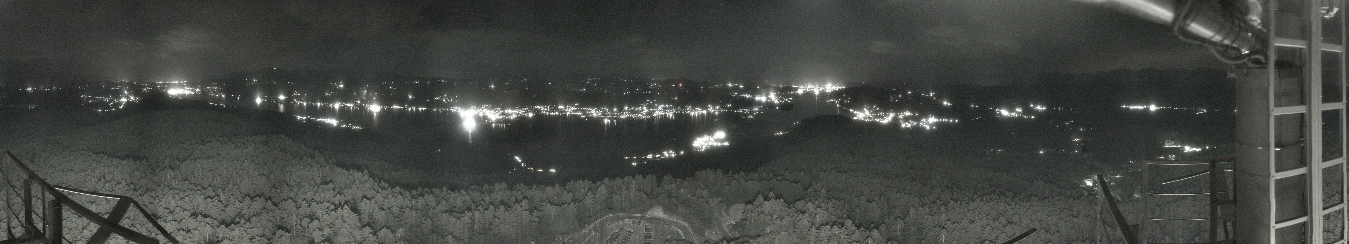 Archiv Foto Webcam Aussichtsturm Pyramidenkogel - Blick auf den Wörthersee