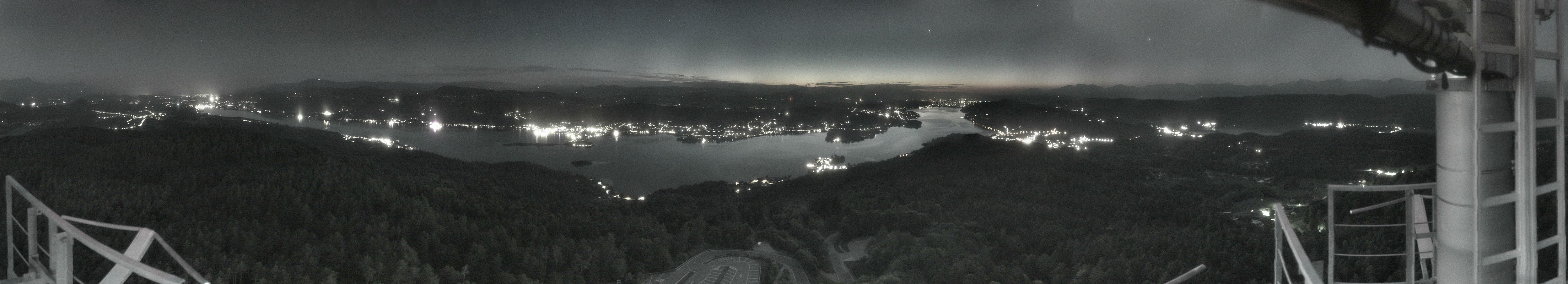 Archiv Foto Webcam Aussichtsturm Pyramidenkogel - Blick auf den Wörthersee