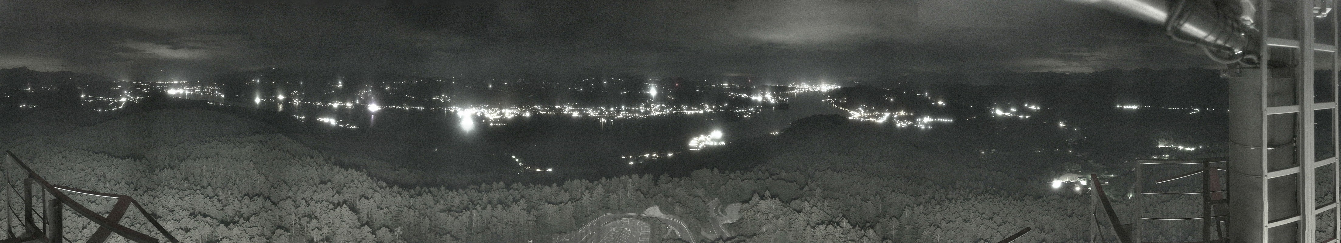 Archiv Foto Webcam Aussichtsturm Pyramidenkogel - Blick auf den Wörthersee