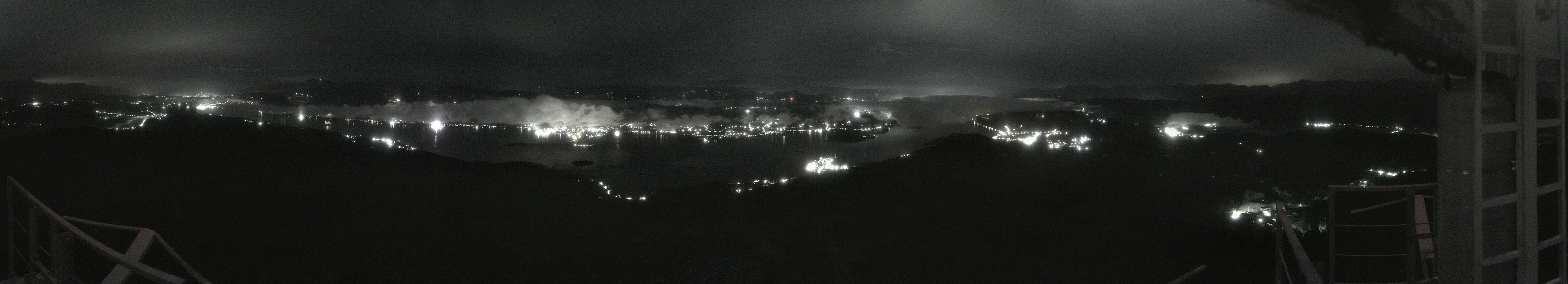 Archiv Foto Webcam Aussichtsturm Pyramidenkogel - Blick auf den Wörthersee