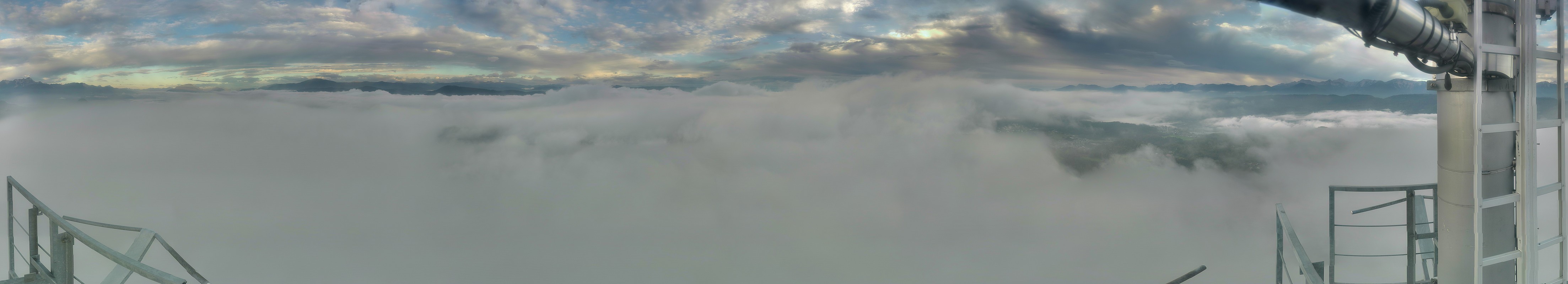 Archiv Foto Webcam Aussichtsturm Pyramidenkogel - Blick auf den Wörthersee