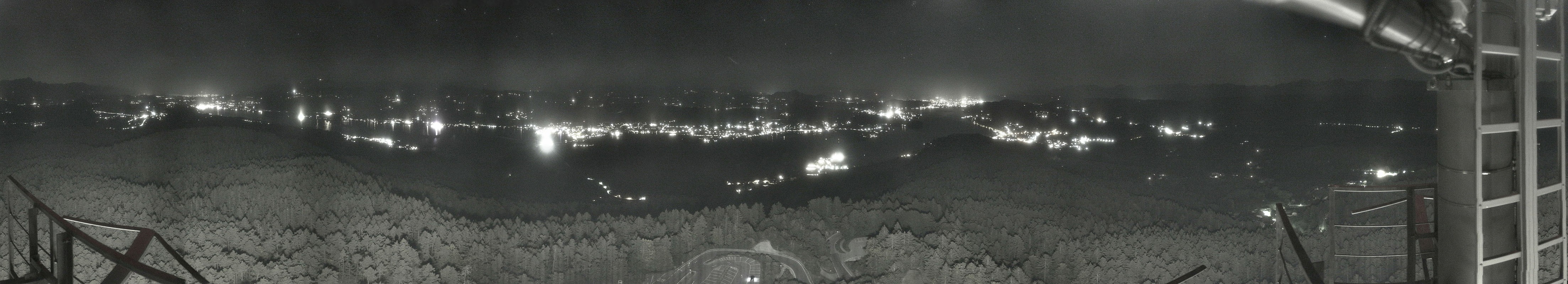 Archiv Foto Webcam Aussichtsturm Pyramidenkogel - Blick auf den Wörthersee