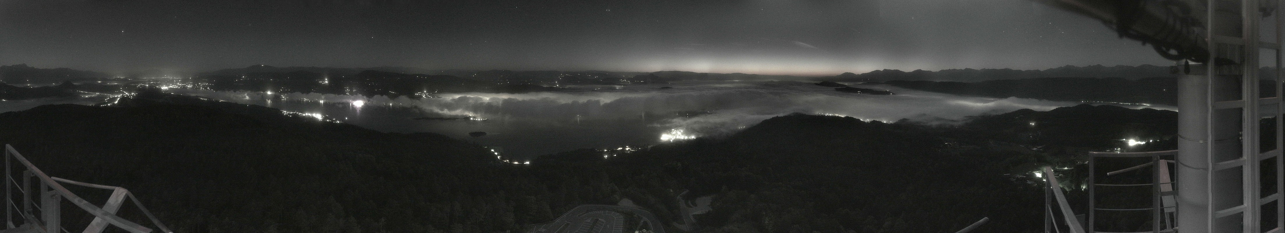 Archiv Foto Webcam Aussichtsturm Pyramidenkogel - Blick auf den Wörthersee
