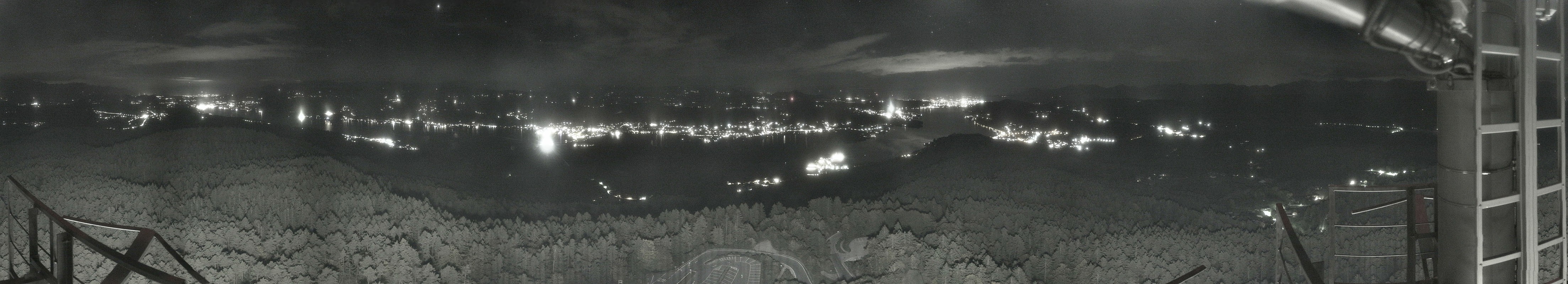 Archiv Foto Webcam Aussichtsturm Pyramidenkogel - Blick auf den Wörthersee