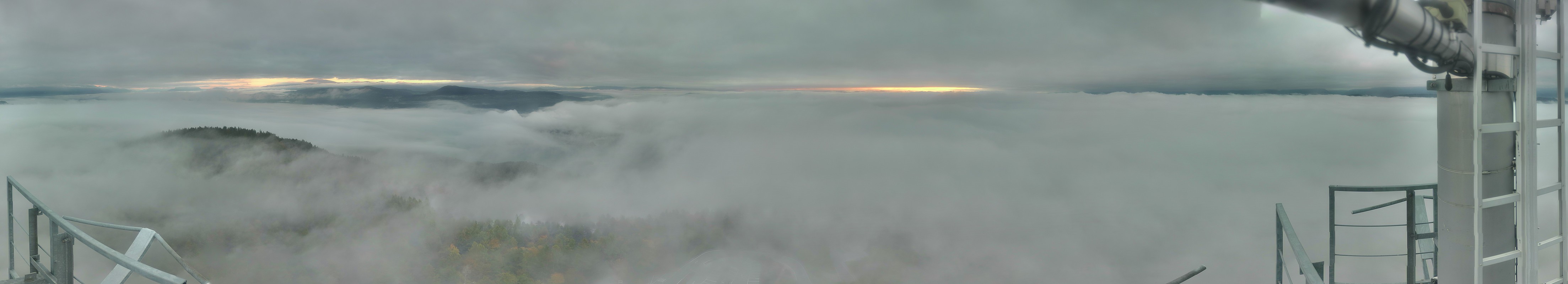Archiv Foto Webcam Aussichtsturm Pyramidenkogel - Blick auf den Wörthersee