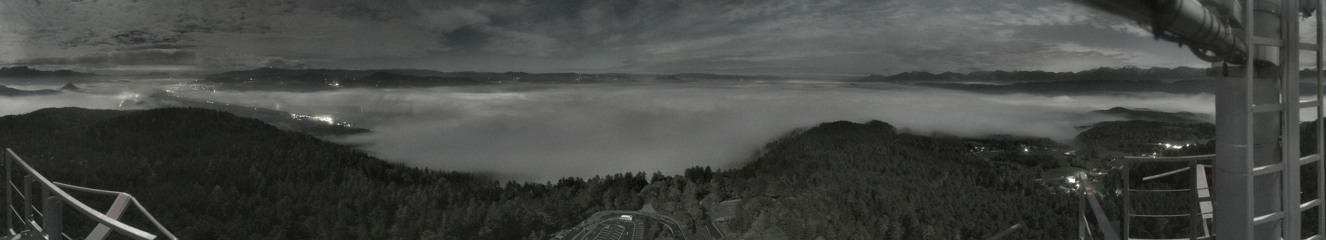 Archiv Foto Webcam Aussichtsturm Pyramidenkogel - Blick auf den Wörthersee