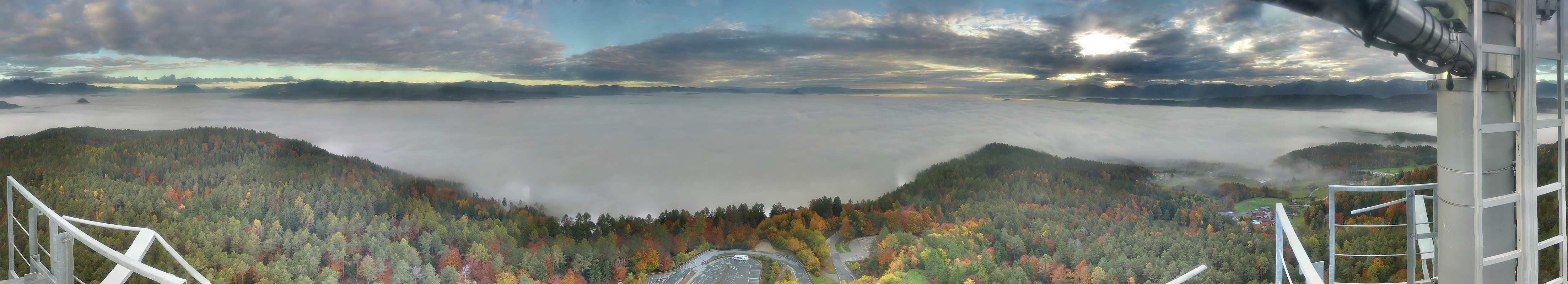 Archiv Foto Webcam Aussichtsturm Pyramidenkogel - Blick auf den Wörthersee