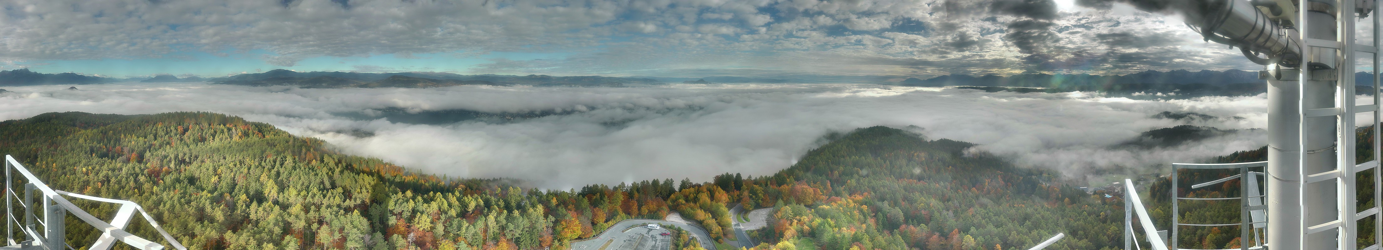 Archiv Foto Webcam Aussichtsturm Pyramidenkogel - Blick auf den Wörthersee