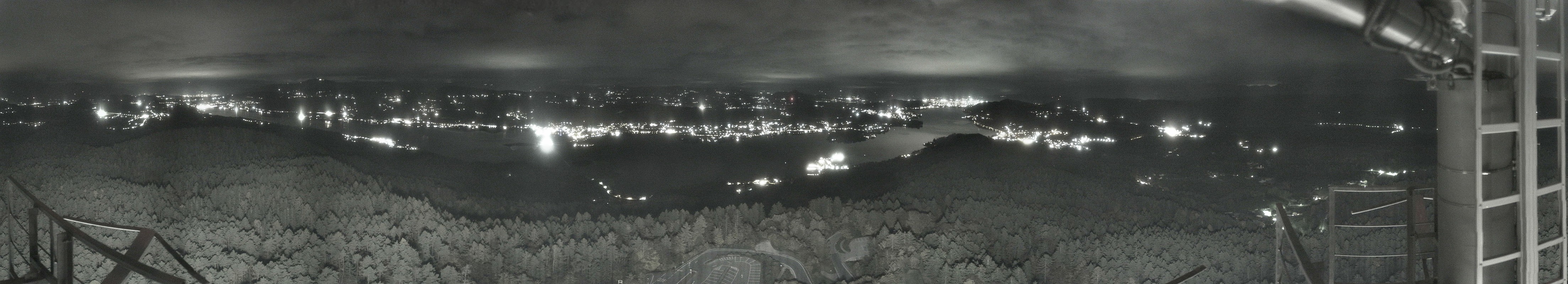 Archiv Foto Webcam Aussichtsturm Pyramidenkogel - Blick auf den Wörthersee
