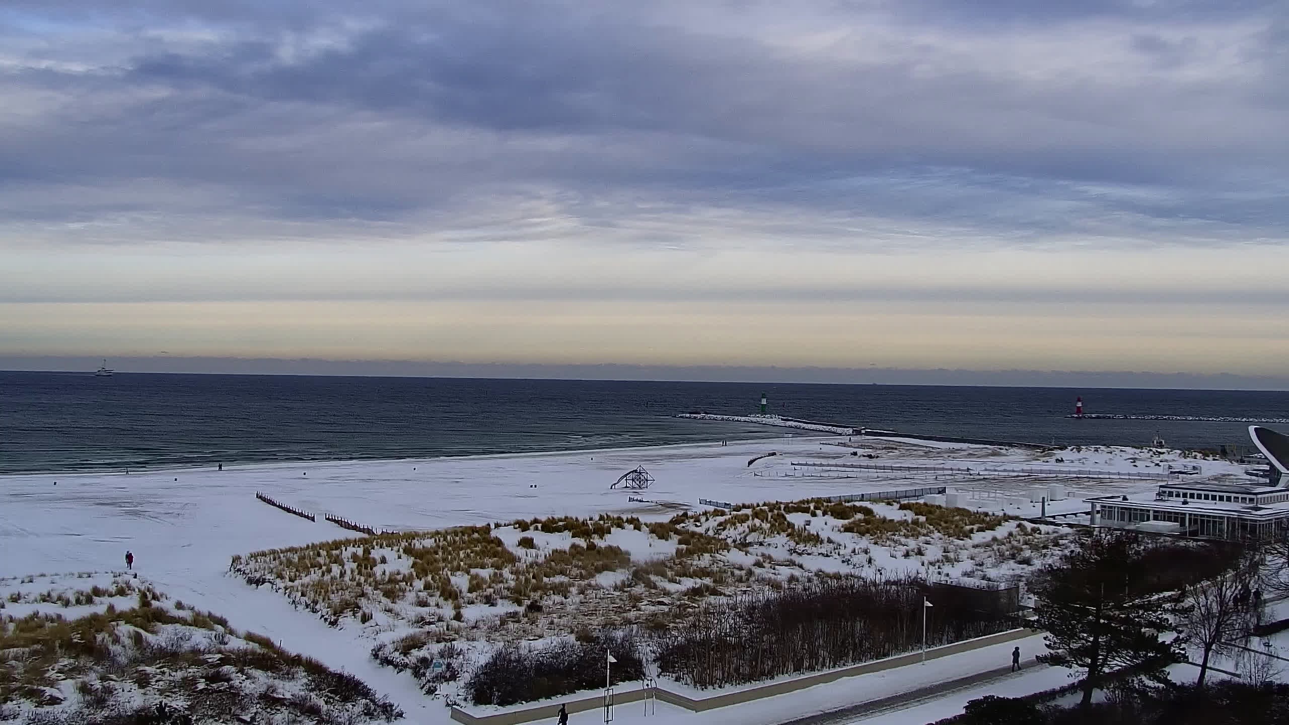 Archiv Foto Webcam Strand Warnemünde an der Ostsee