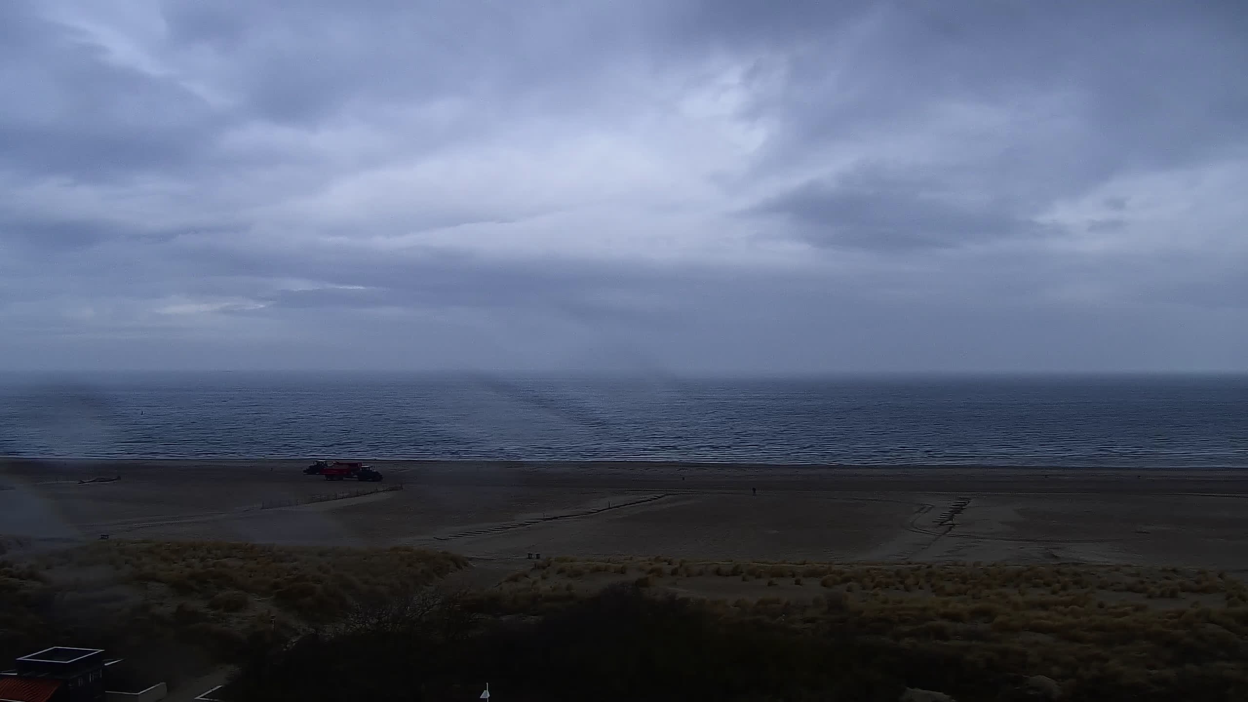 Archived image Webcam Warnemünde: Beach Hotel Hübner