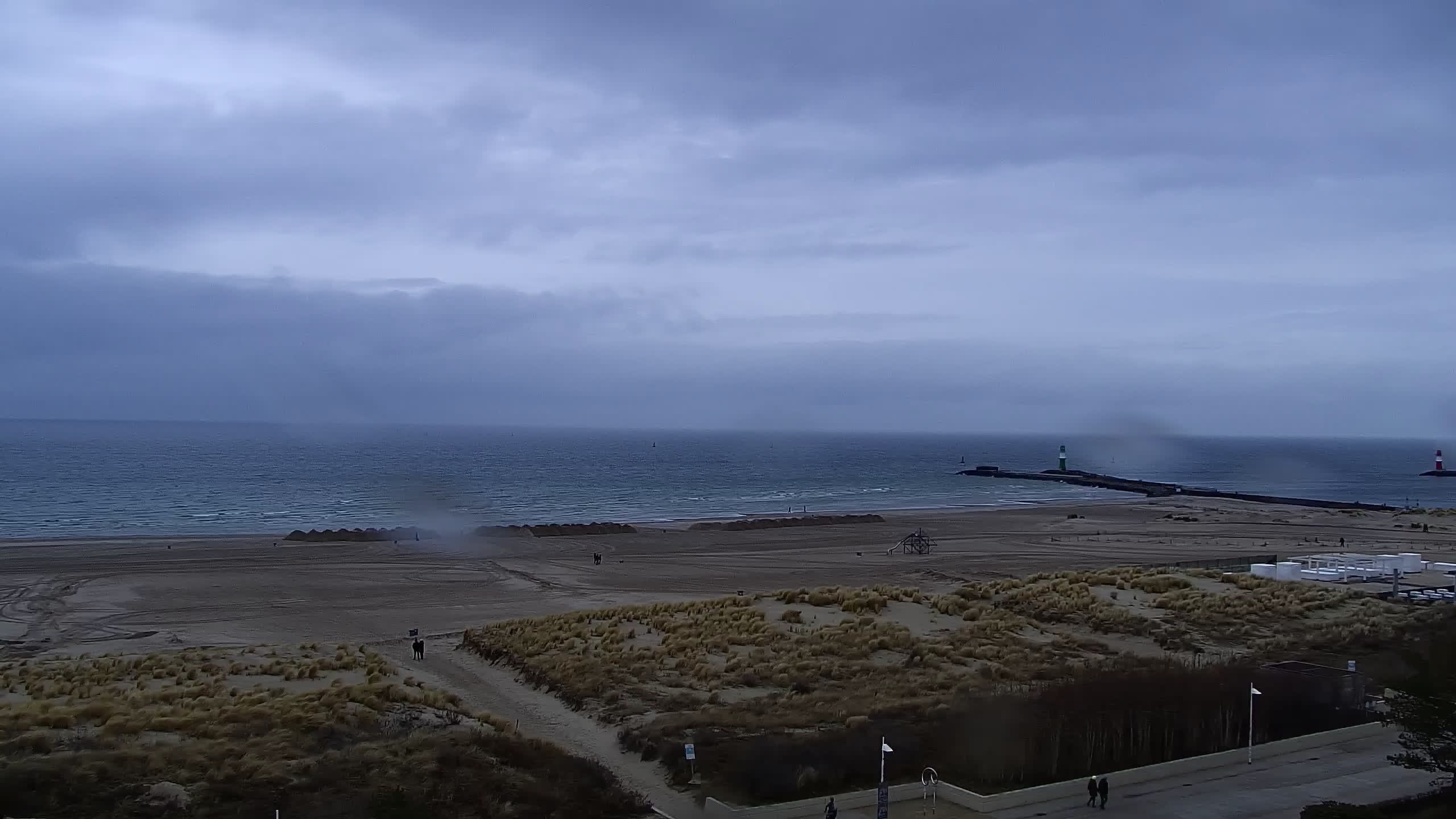 Archiv Foto Webcam Strand Warnemünde an der Ostsee