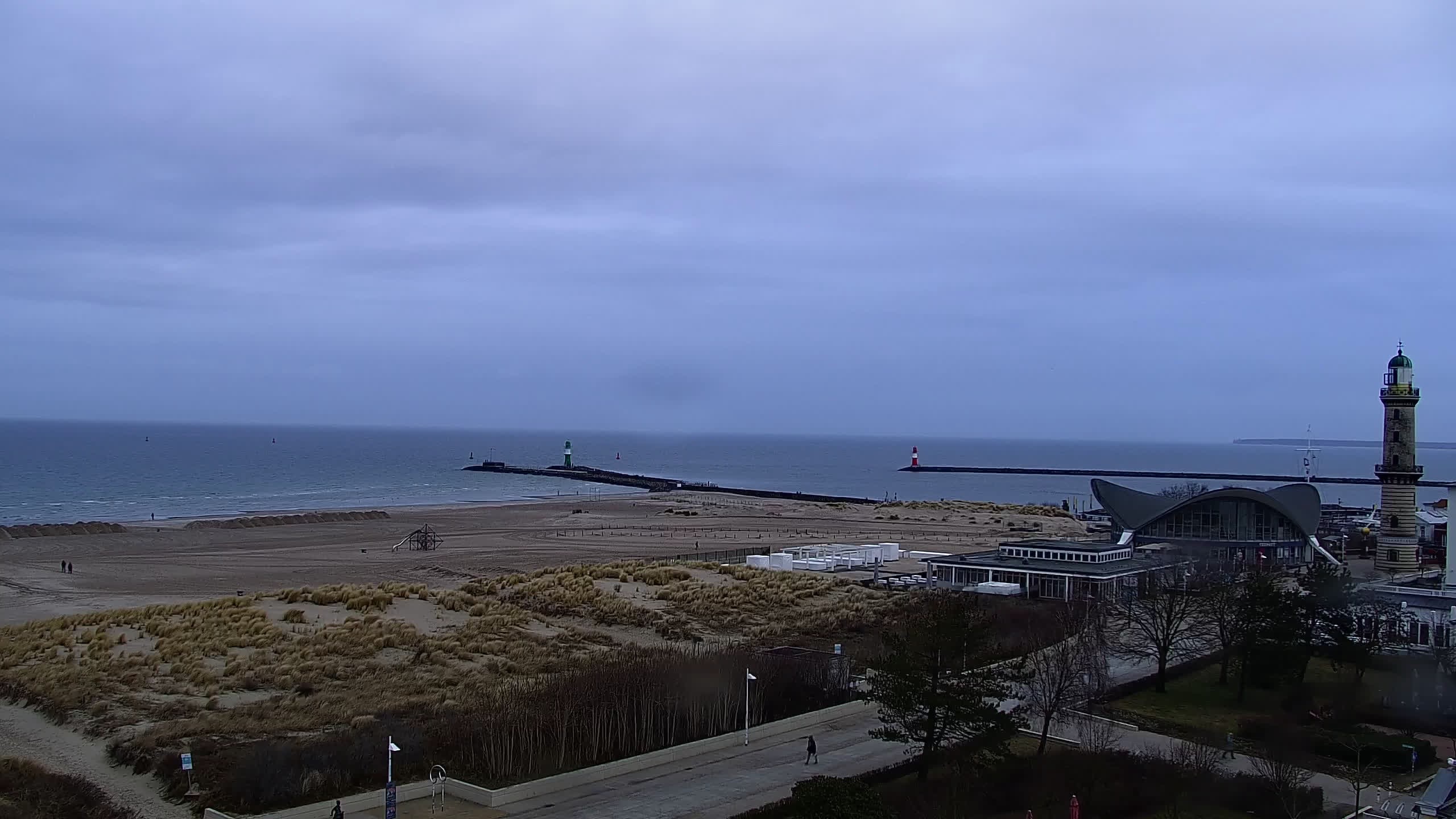 Archiv Foto Webcam Strand Warnemünde an der Ostsee