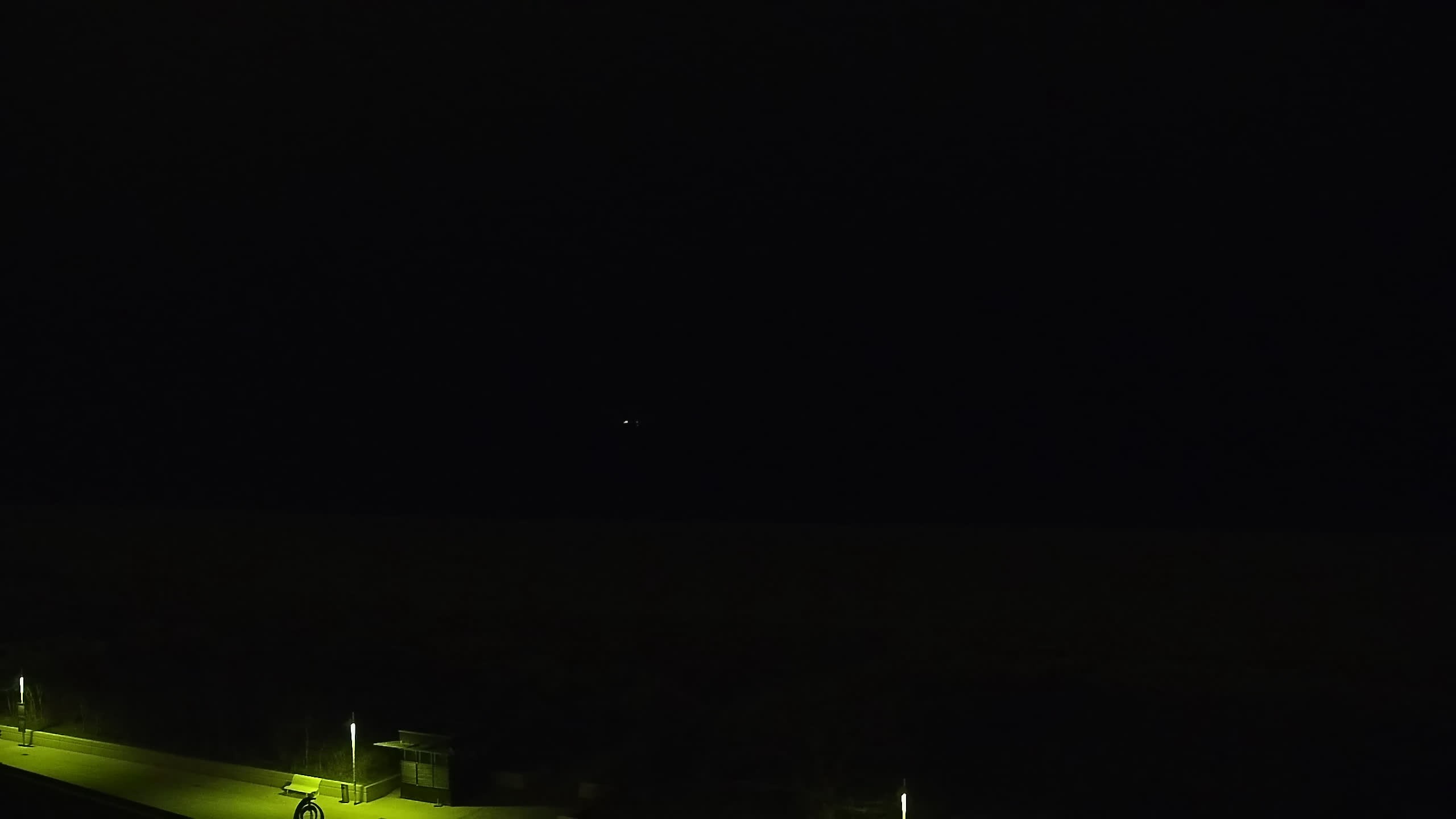 Archived image Webcam Warnemünde: Beach Hotel Hübner