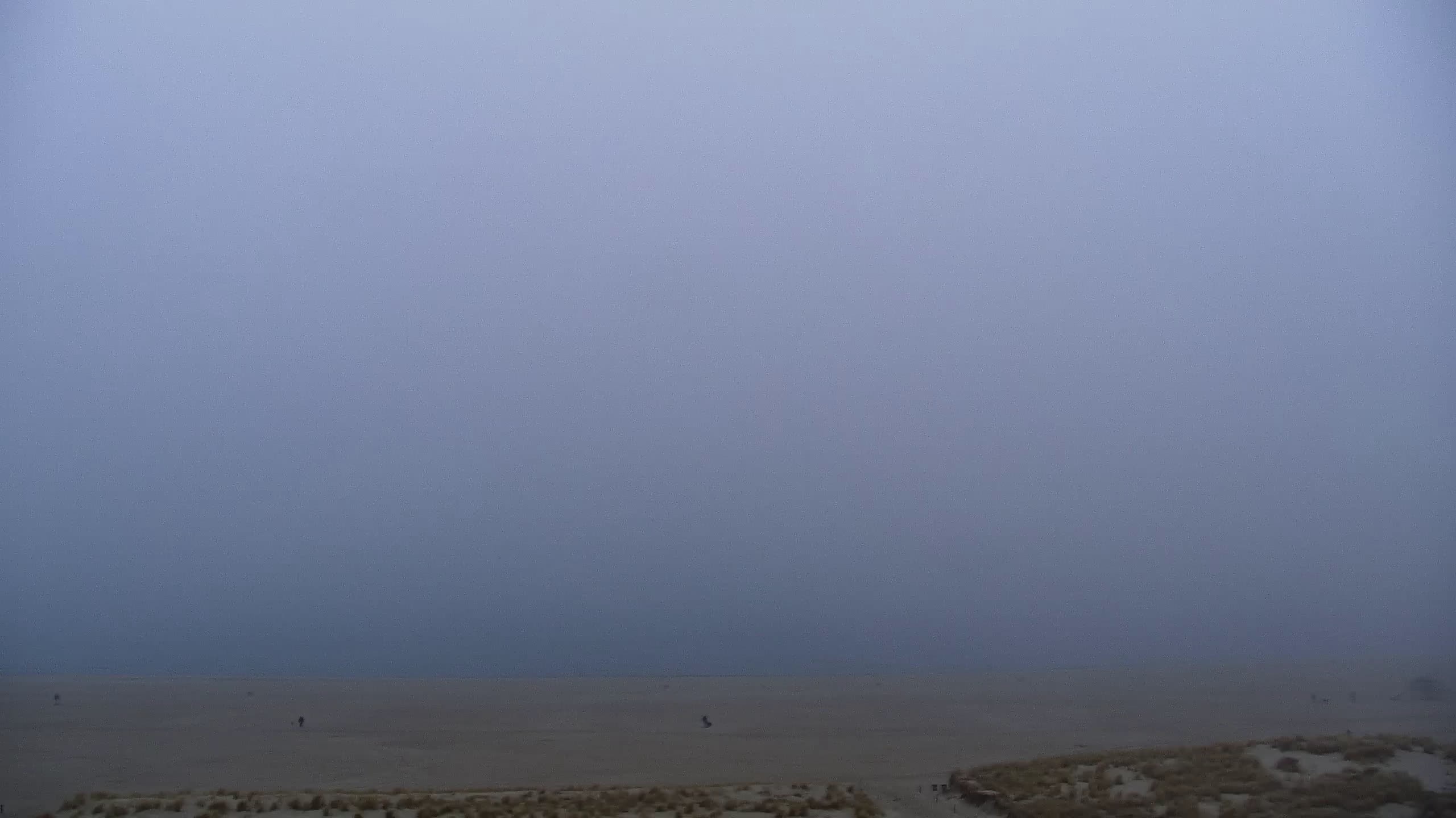 Archived image Webcam Warnemünde: Beach Hotel Hübner