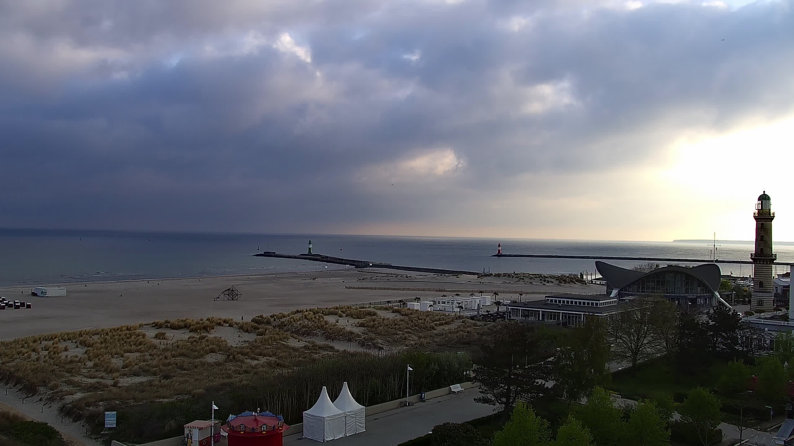 Archiv Foto Webcam Strand Warnemünde an der Ostsee
