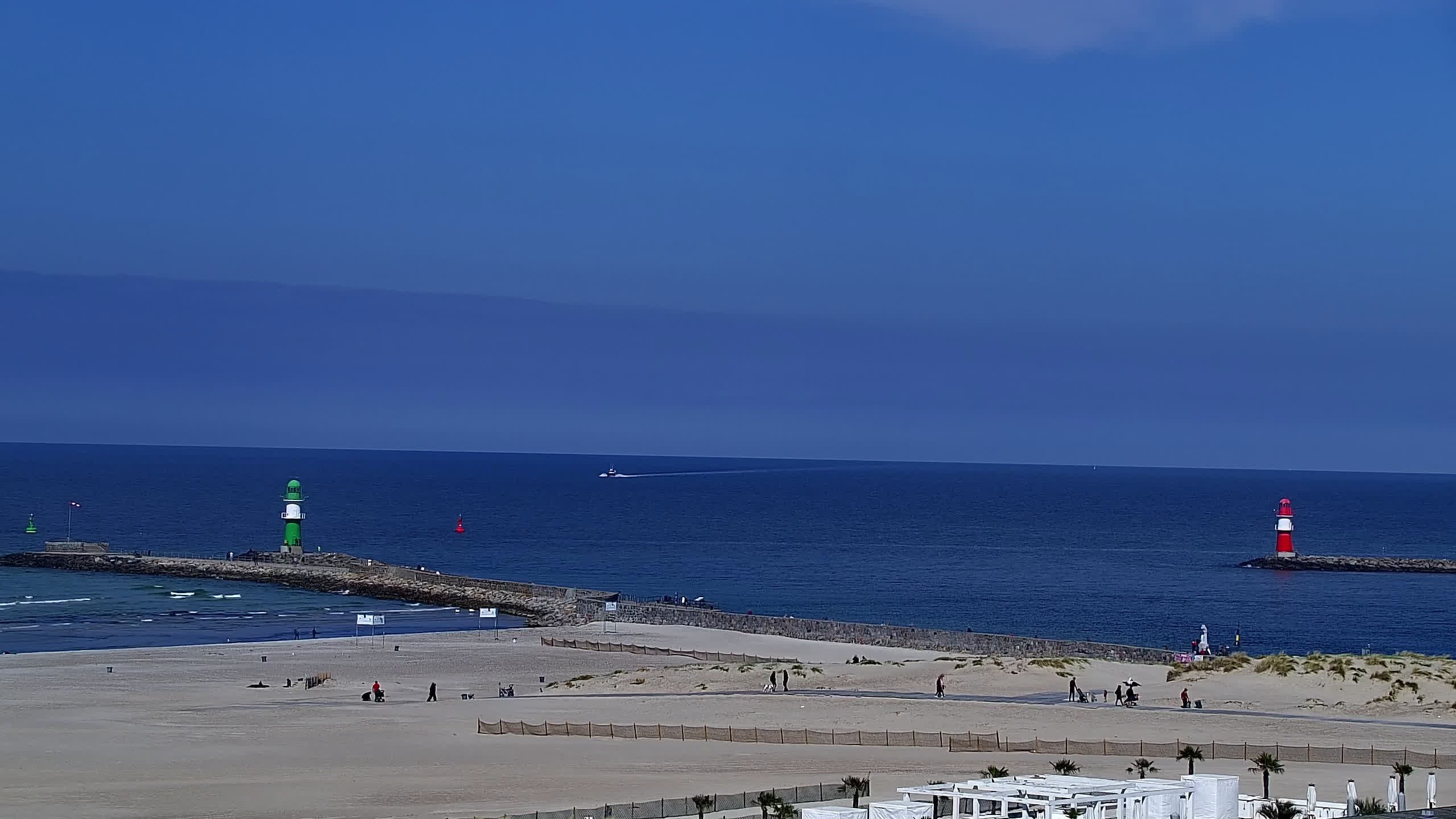 Archiv Foto Webcam Strand Warnemünde an der Ostsee