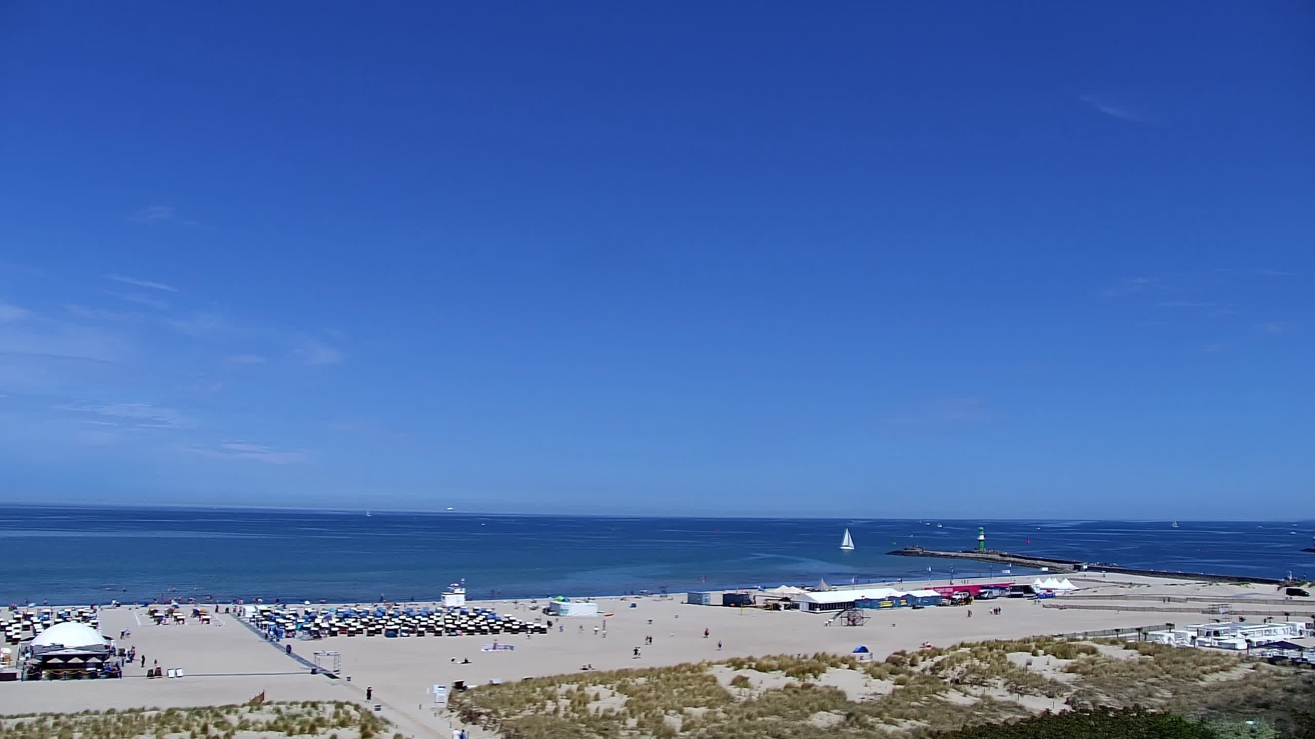 Archiv Foto Webcam Strand Warnemünde an der Ostsee