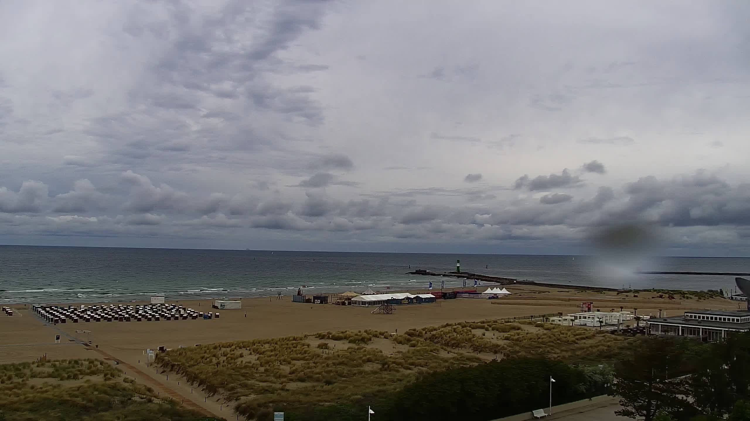 Archiv Foto Webcam Strand Warnemünde an der Ostsee
