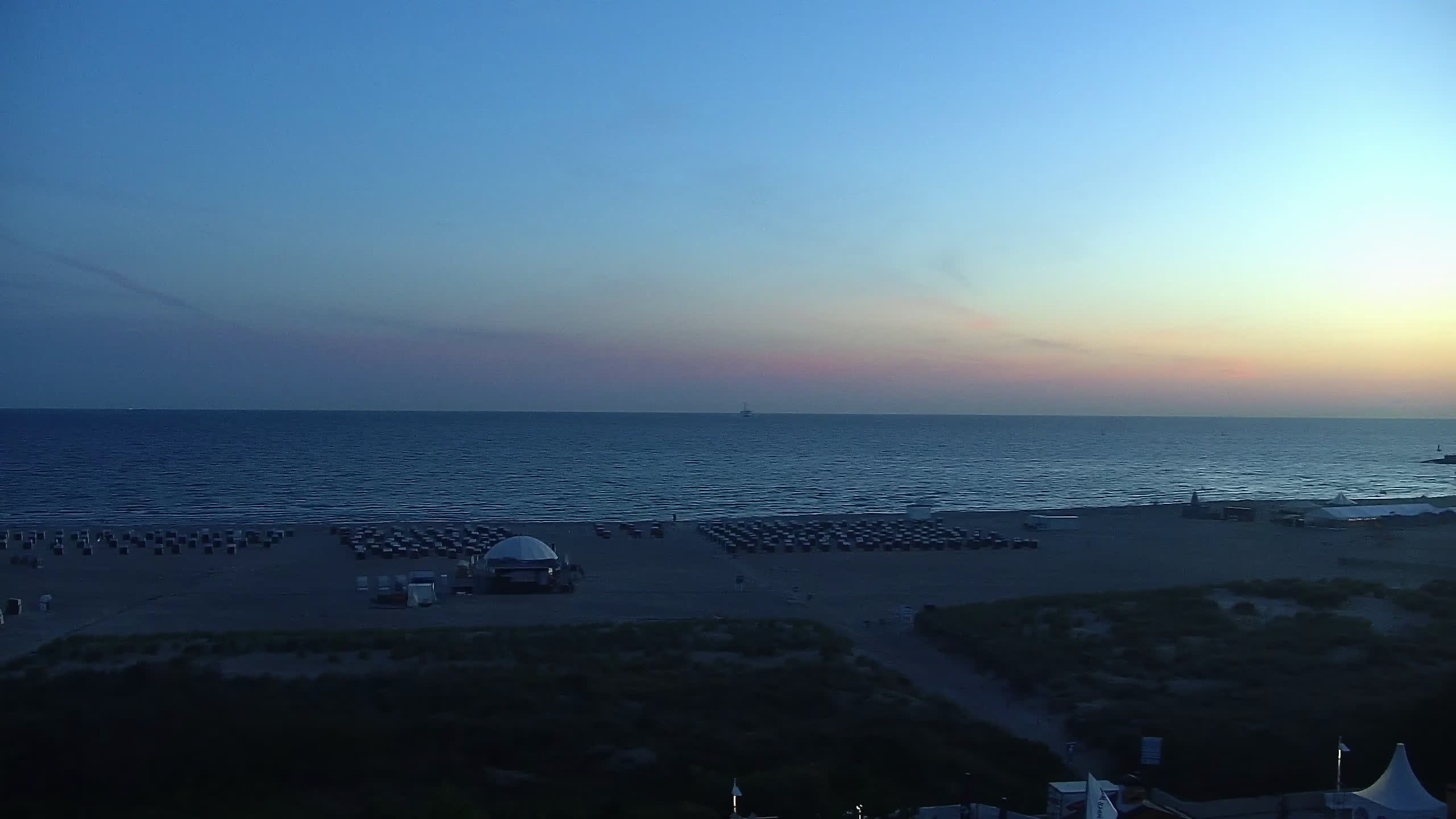 Archiv Foto Webcam Strand Warnemünde an der Ostsee