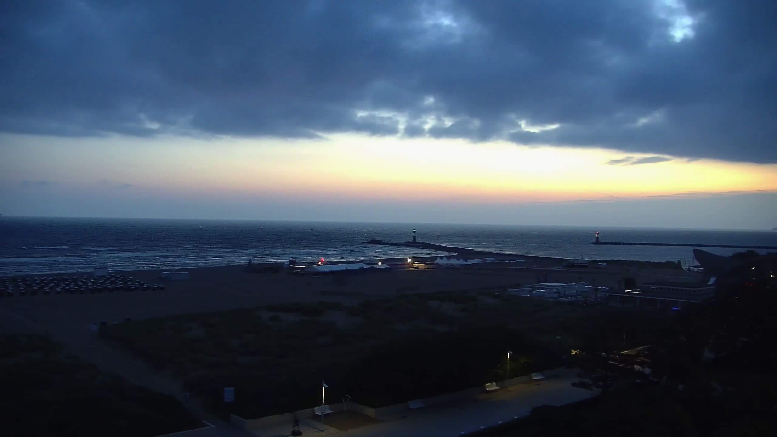 Archiv Foto Webcam Strand Warnemünde an der Ostsee