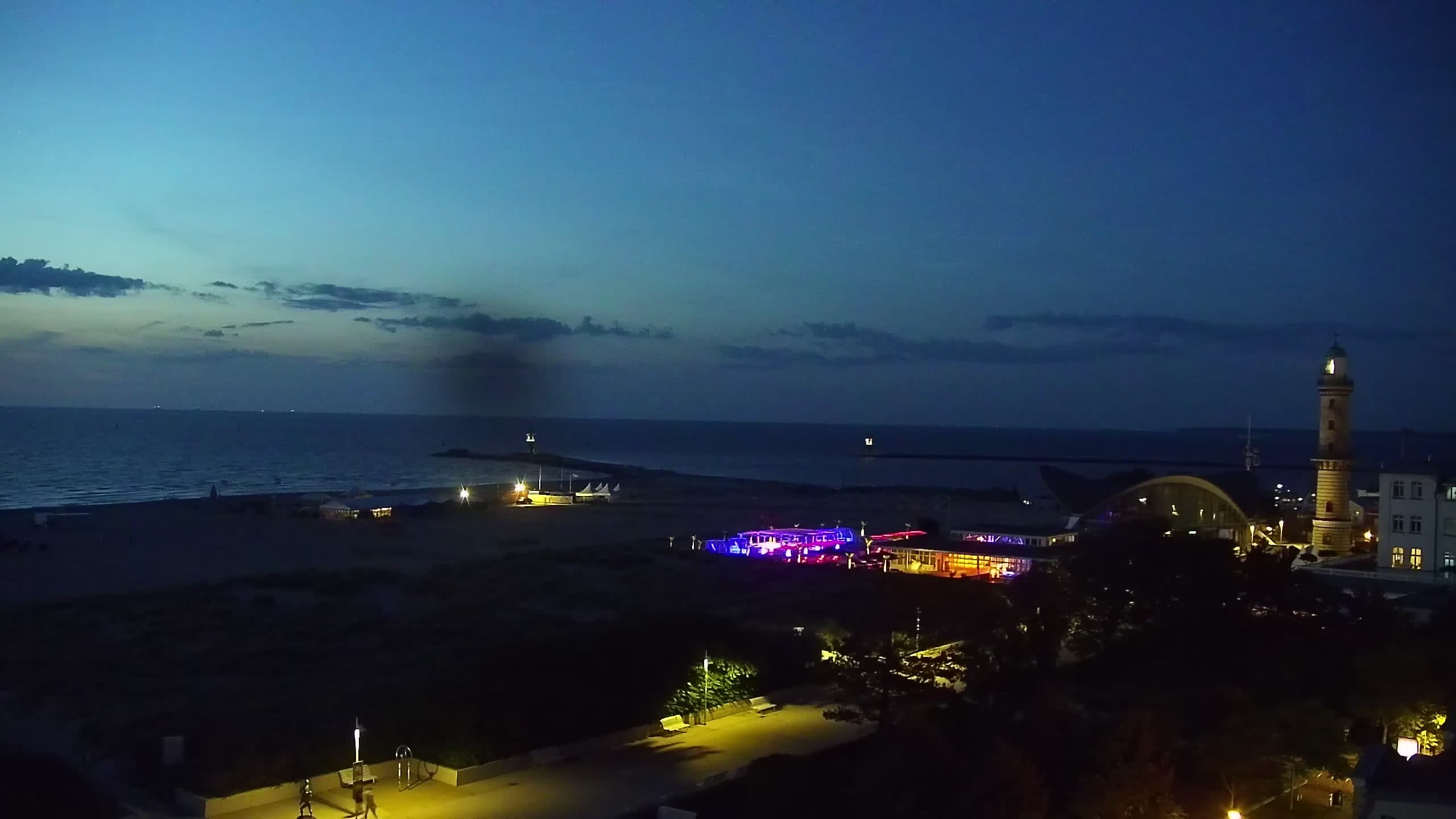 Archiv Foto Webcam Strand Warnemünde an der Ostsee