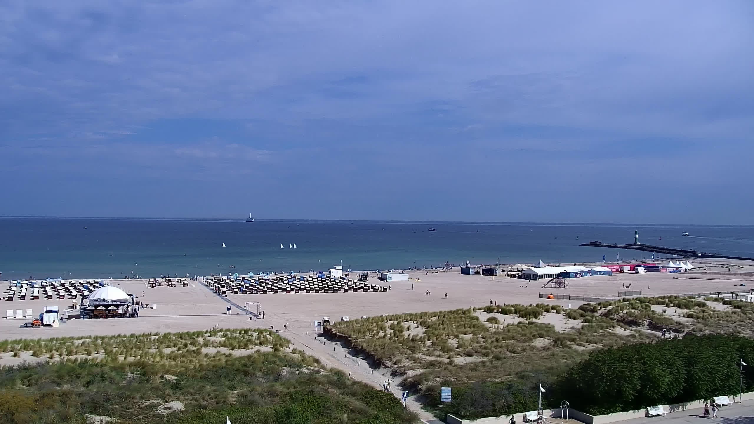 Archiv Foto Webcam Strand Warnemünde an der Ostsee