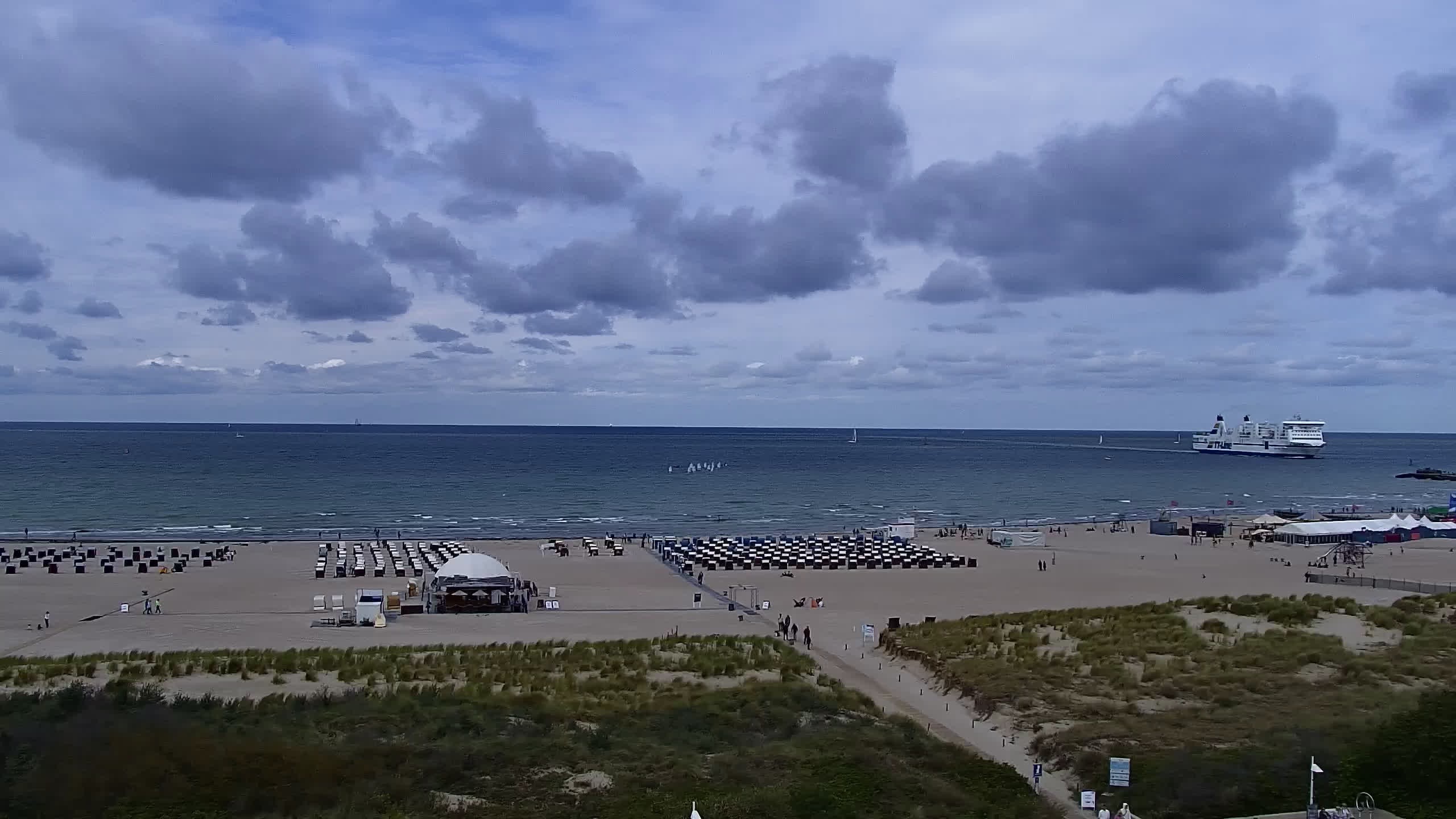 Archiv Foto Webcam Strand Warnemünde an der Ostsee
