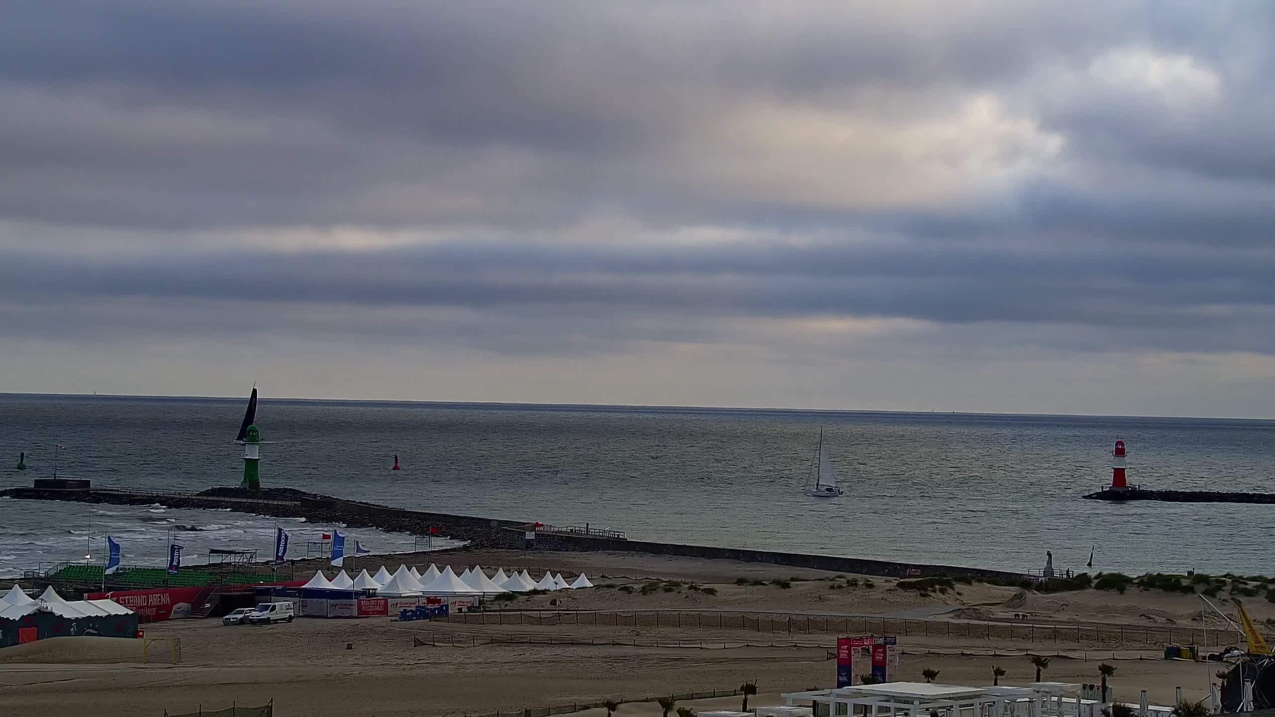 Archiv Foto Webcam Strand Warnemünde an der Ostsee