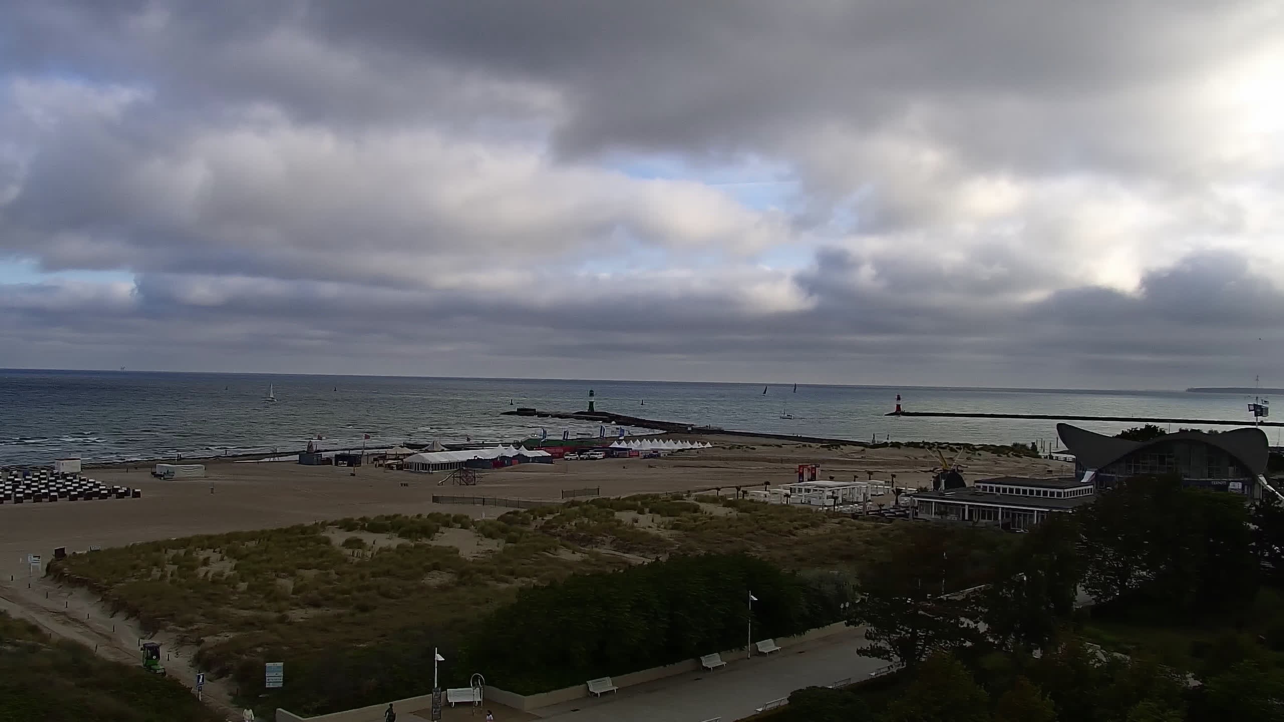 Archiv Foto Webcam Strand Warnemünde an der Ostsee