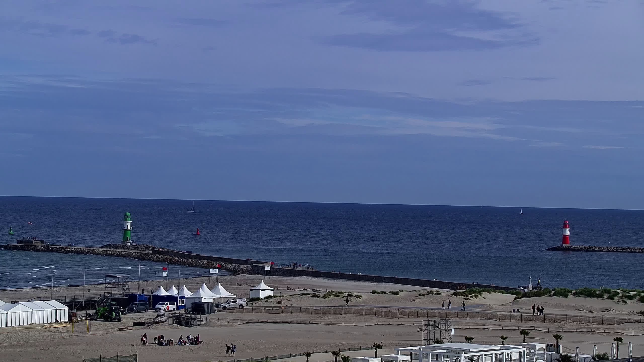 Archiv Foto Webcam Strand Warnemünde an der Ostsee