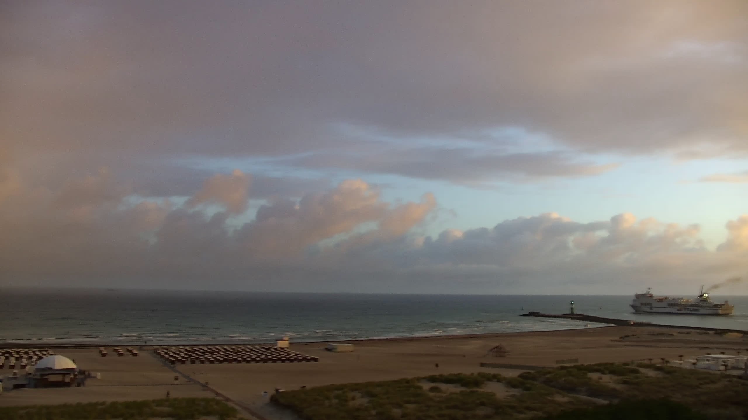 Archiv Foto Webcam Strand Warnemünde an der Ostsee