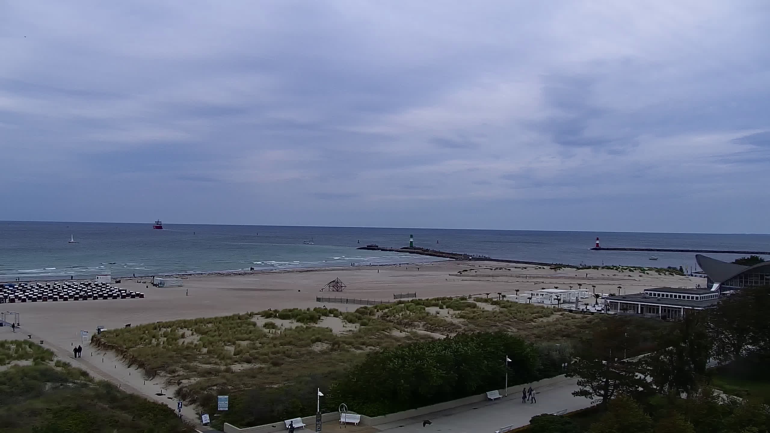 Archiv Foto Webcam Strand Warnemünde an der Ostsee