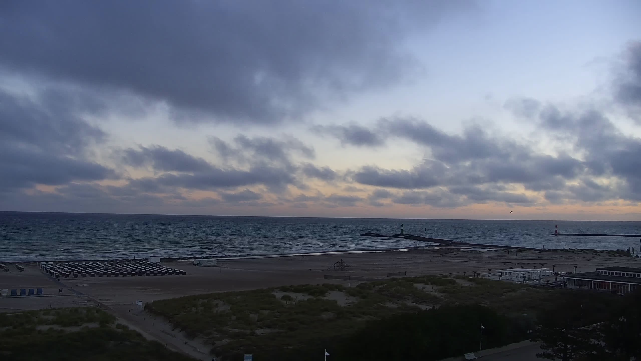 Archiv Foto Webcam Strand Warnemünde an der Ostsee