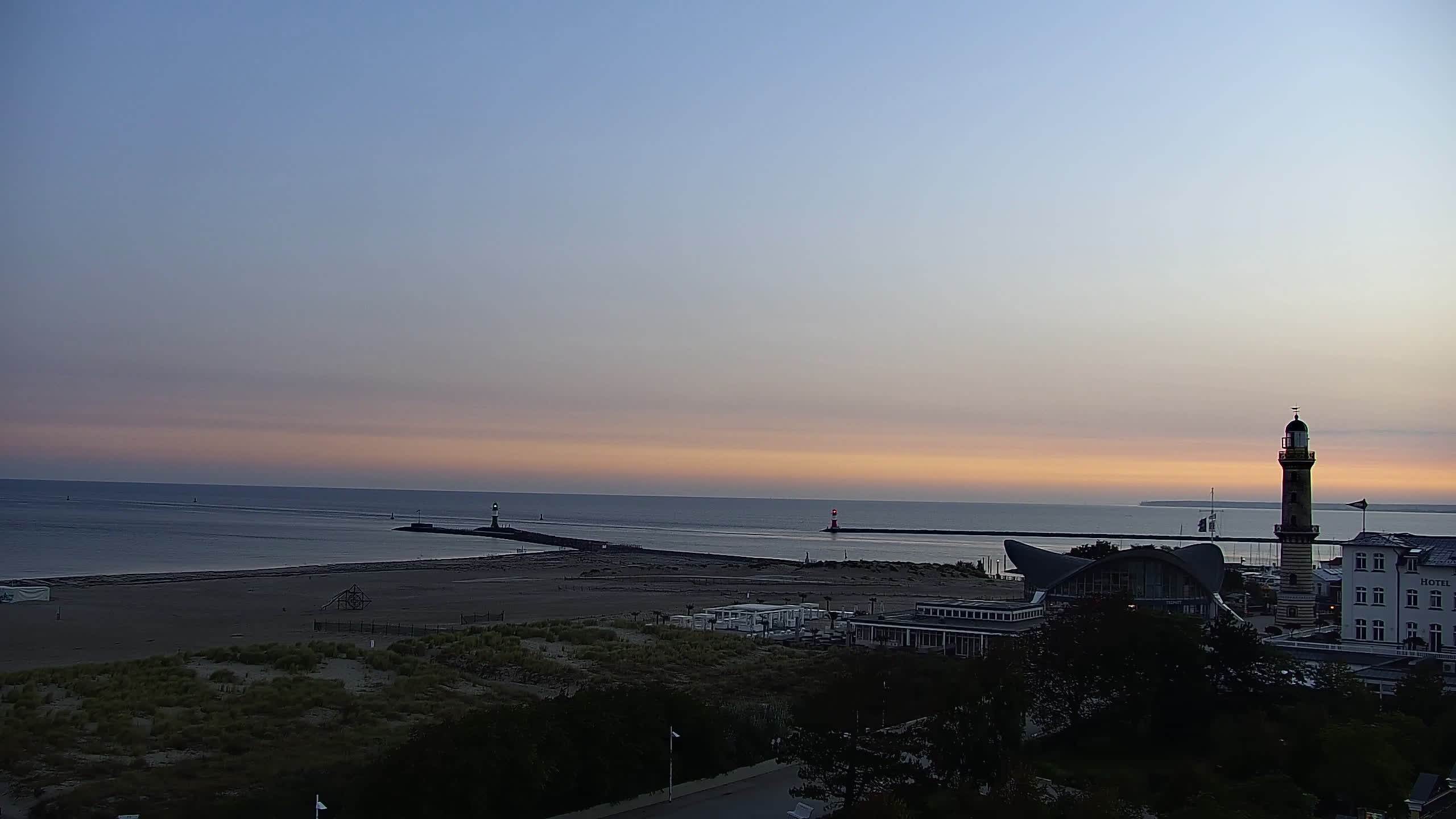 Archiv Foto Webcam Strand Warnemünde an der Ostsee