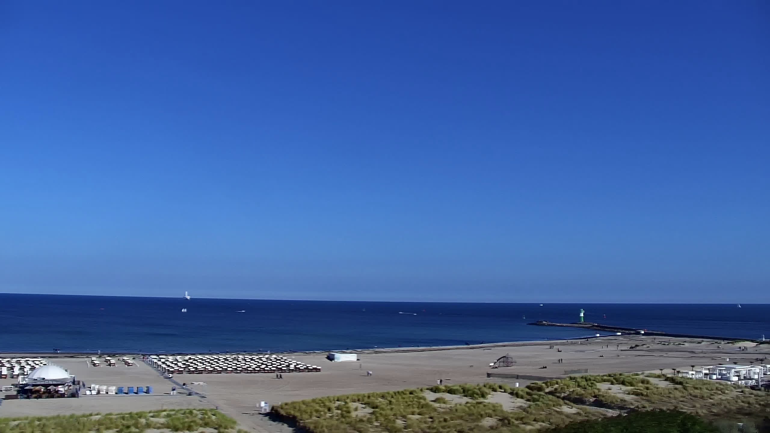Archiv Foto Webcam Strand Warnemünde an der Ostsee