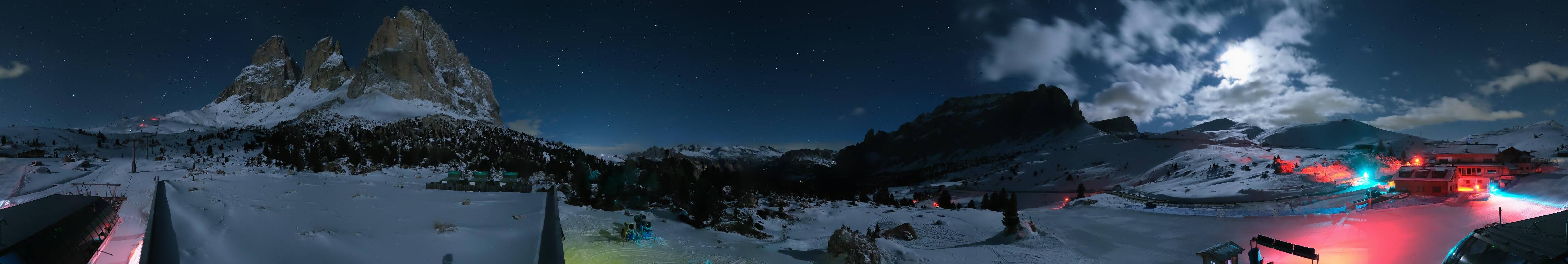 Archived image Webcam Sasso Levante chairlift, valley station