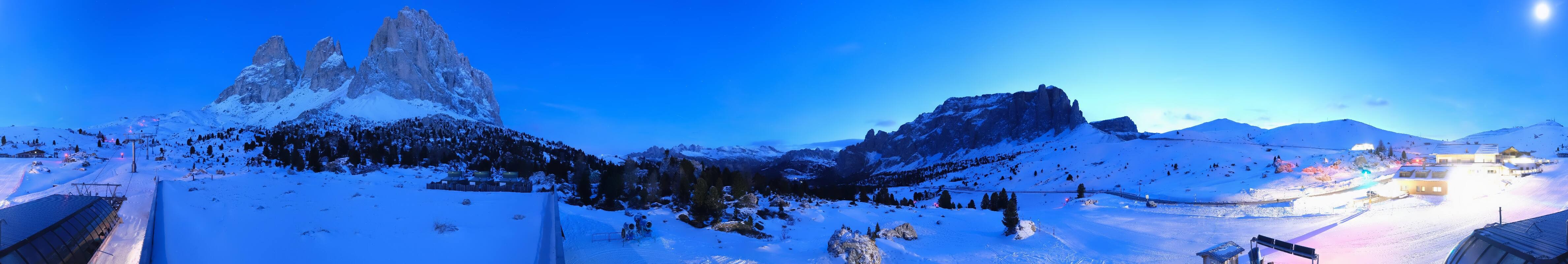 Archived image Webcam Sasso Levante chairlift, valley station